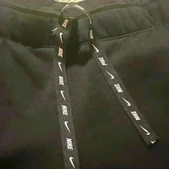 Nike athletic exercise pants. Fleece lined. Super warm. Size XS. - Picture 3 of 4